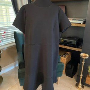 20W Michael Kors Black dress with ruffled hem. short sleeves - textured